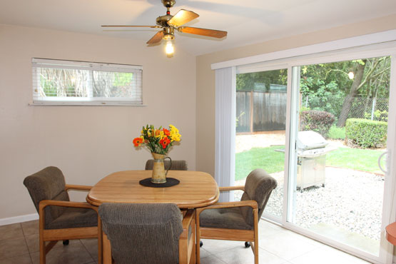 breakfast-nook.jpg